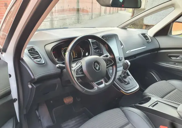 RENAULT Grand Scenic DCi 110 EDC Bose Edition