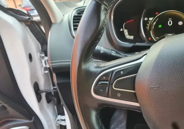 RENAULT Grand Scenic DCi 110 EDC Bose Edition