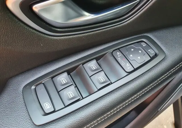 RENAULT Grand Scenic DCi 110 EDC Bose Edition