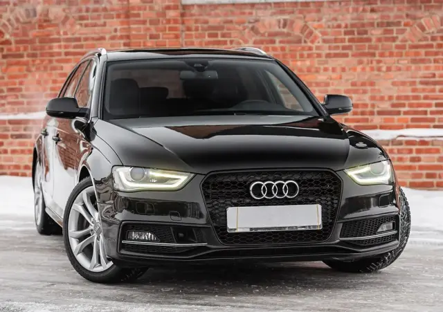 AUDI S4 Avant S tronic