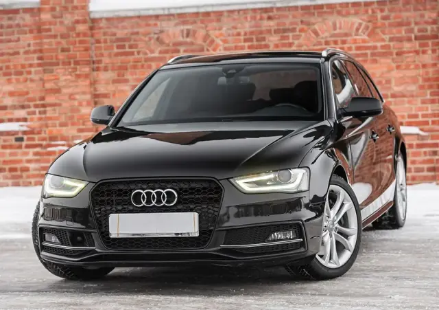 AUDI S4 Avant S tronic
