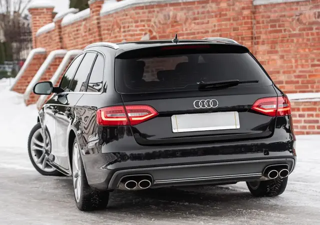 AUDI S4 Avant S tronic