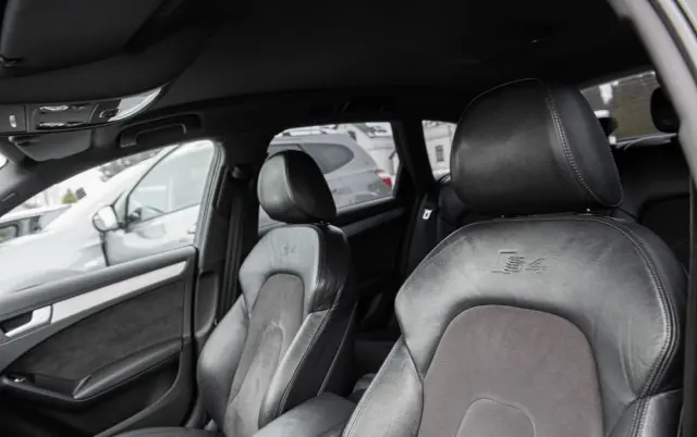 AUDI S4 Avant S tronic