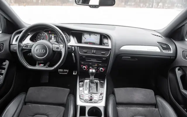 AUDI S4 Avant S tronic