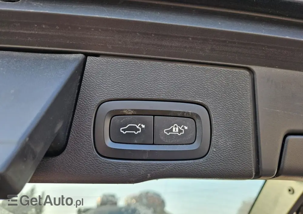 VOLVO XC 60 T6 AWD Recharge Geartronic Inscription Expression