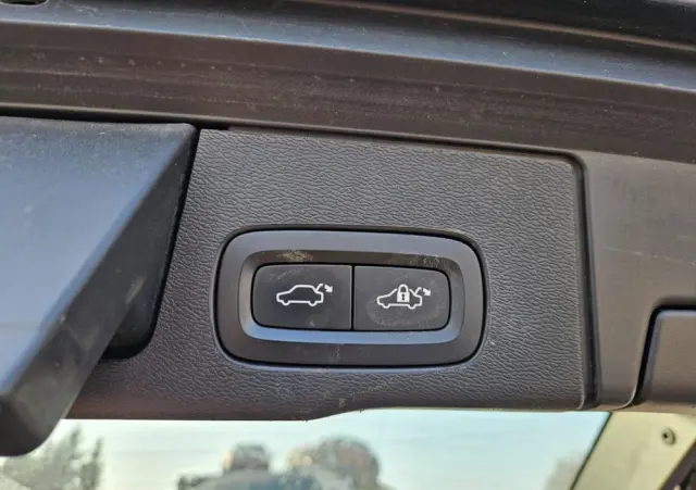 VOLVO XC 60 T6 AWD Recharge Geartronic Inscription Expression