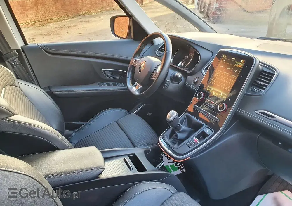 RENAULT Scenic TCe 140 GPF BLACK EDITION