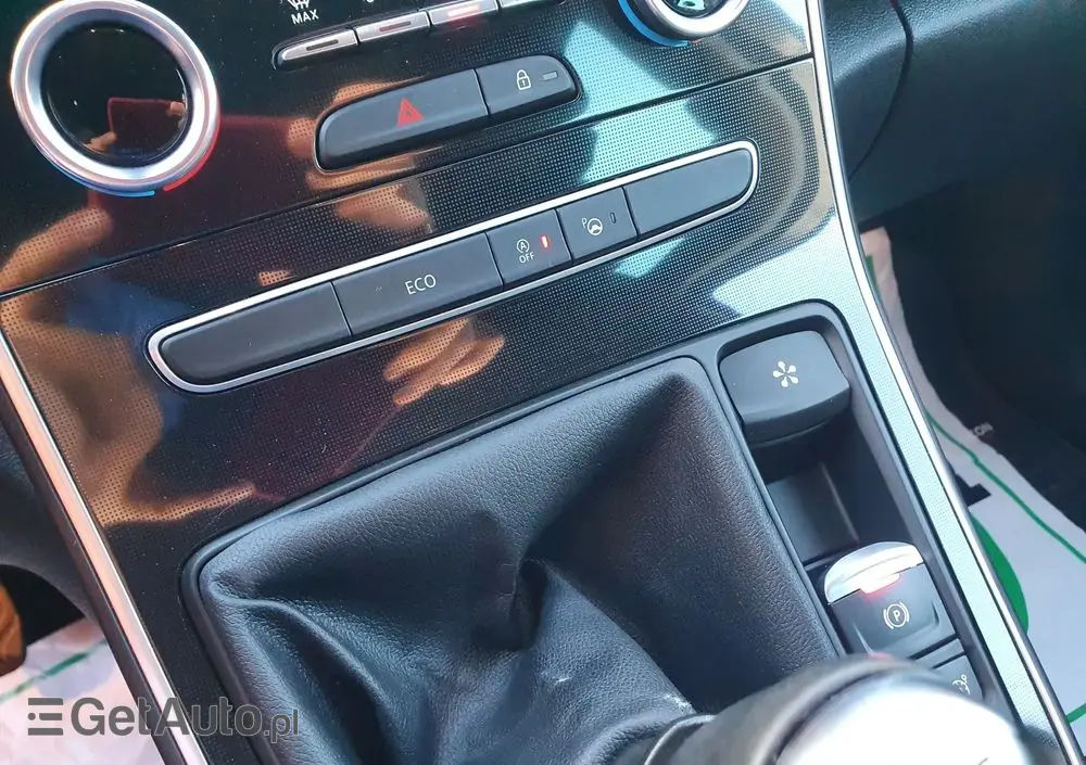 RENAULT Scenic TCe 140 GPF BLACK EDITION