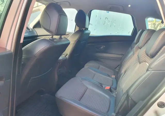 RENAULT Scenic TCe 140 GPF BLACK EDITION