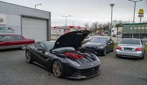 FERRARI F12 
