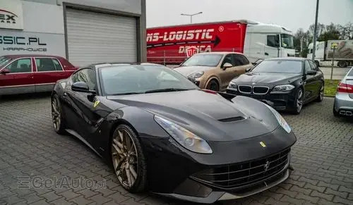 FERRARI F12 