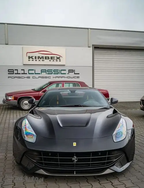 FERRARI F12 