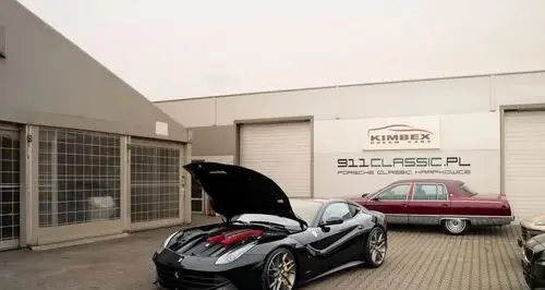 FERRARI F12 