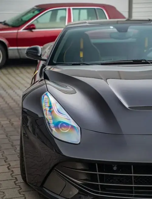 FERRARI F12 