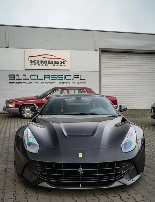 FERRARI F12 