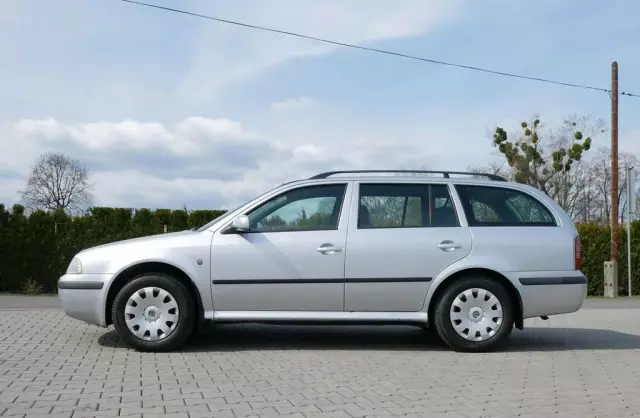 SKODA Octavia 