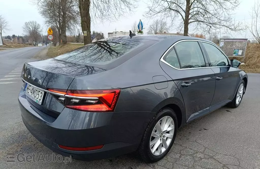 SKODA Superb 