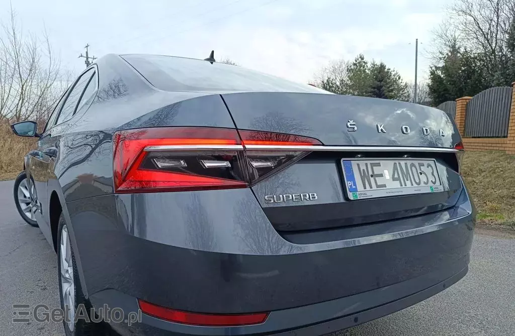 SKODA Superb 