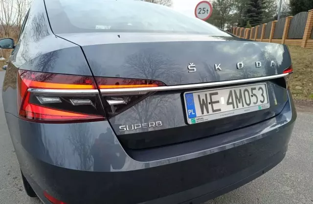 SKODA Superb 
