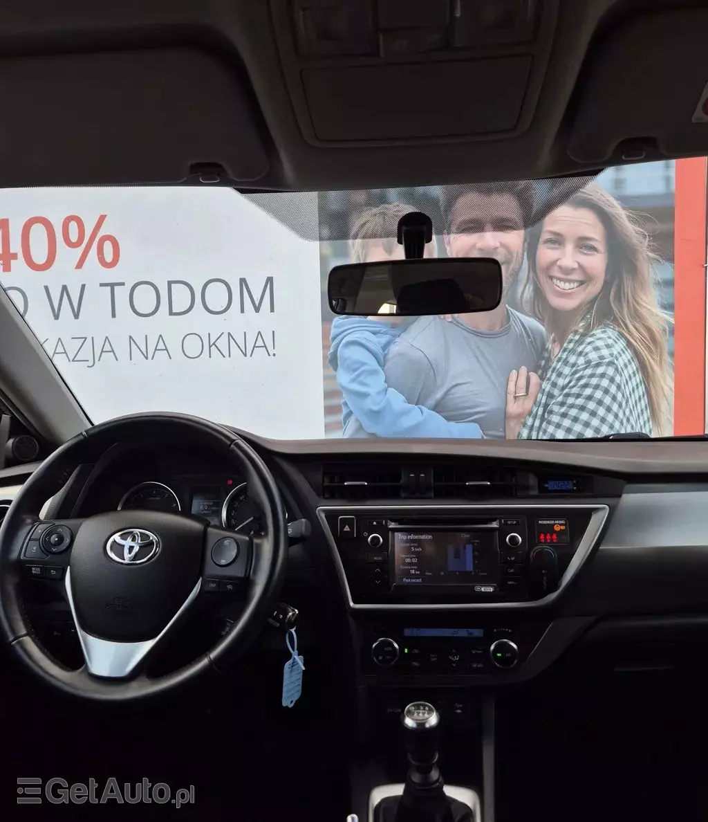 TOYOTA Auris 