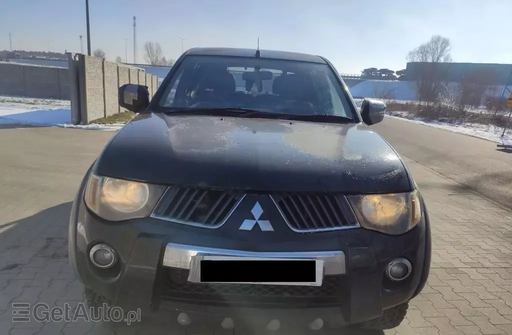MITSUBISHI L 200 