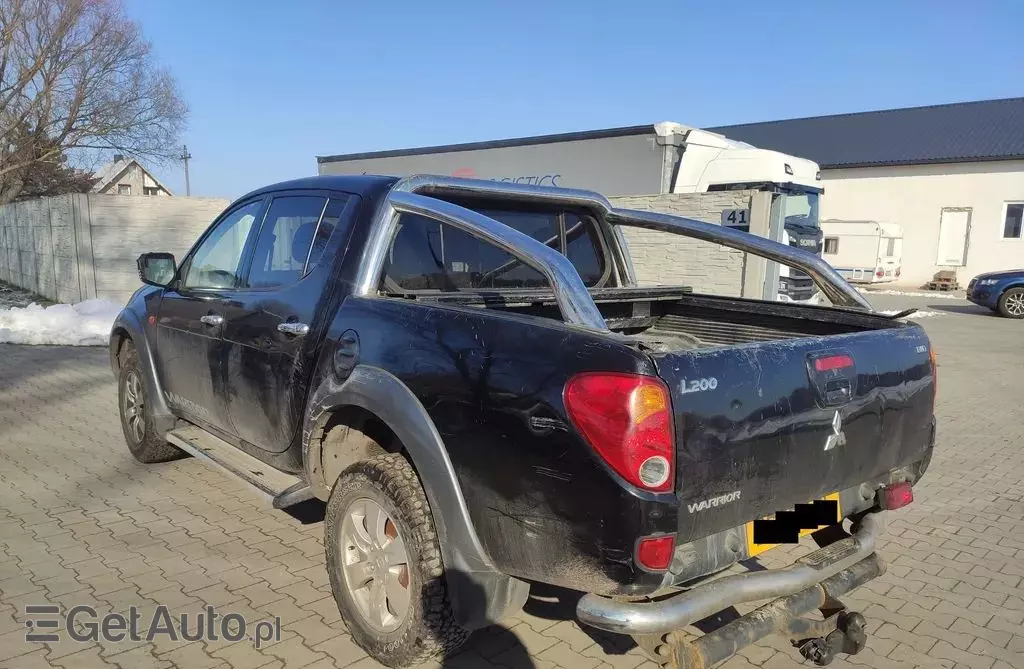 MITSUBISHI L 200 
