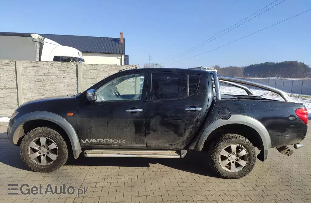MITSUBISHI L 200 