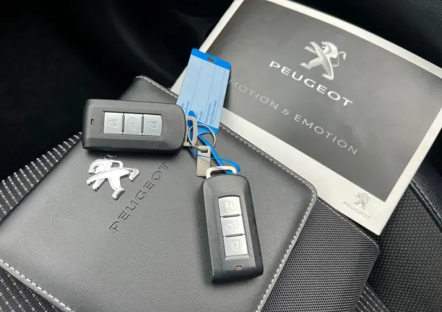 PEUGEOT 4008 HDI FAP 150 Stop & Start Allure