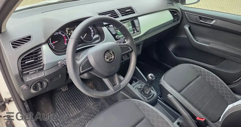 SKODA Fabia 1.0 Ambition