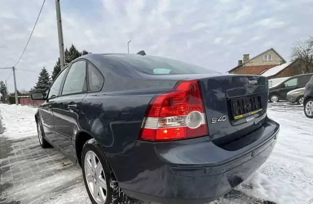 VOLVO S40 