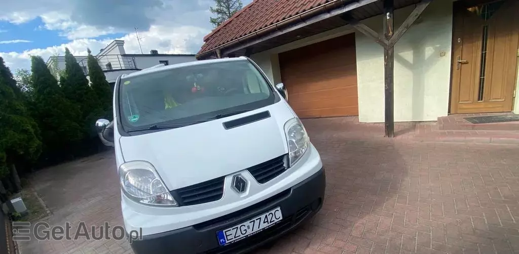 RENAULT Trafic 