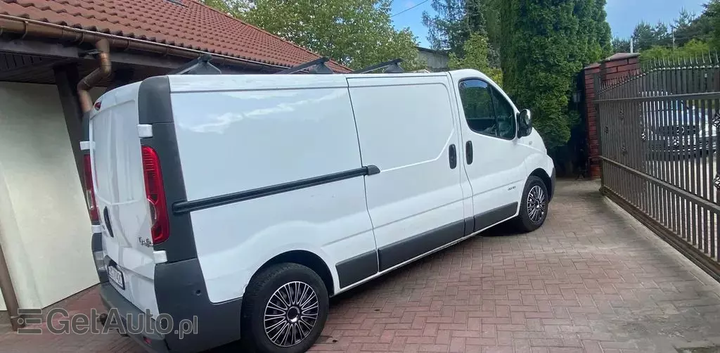 RENAULT Trafic 