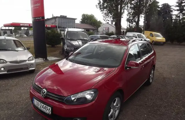 VOLKSWAGEN Golf 