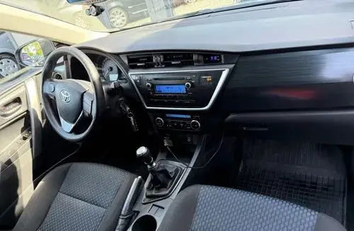 TOYOTA Auris 