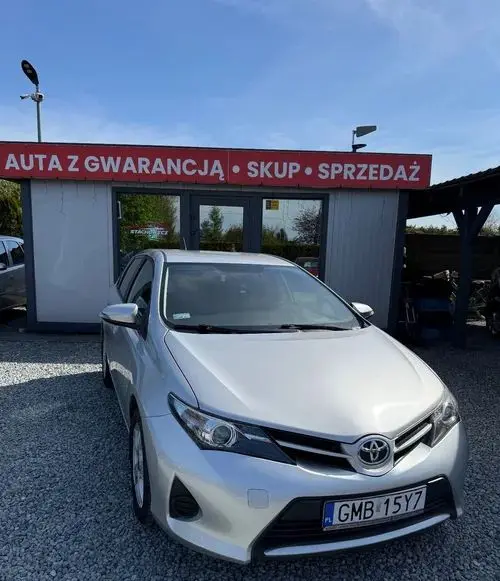 TOYOTA Auris 