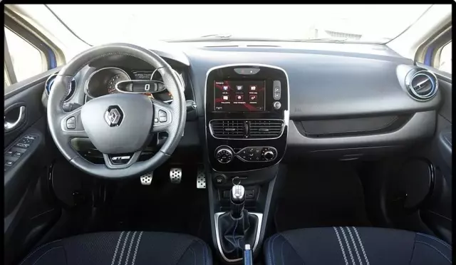 RENAULT Clio 