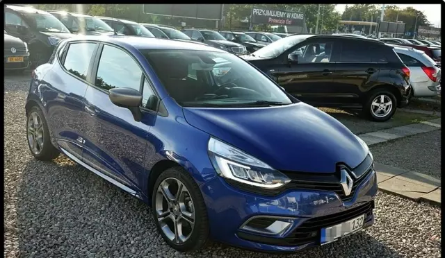 RENAULT Clio 