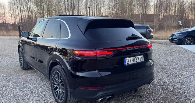PORSCHE Cayenne S Platinum Edition