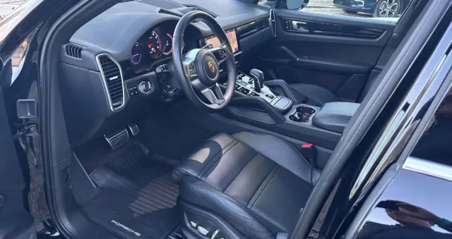 PORSCHE Cayenne S Platinum Edition