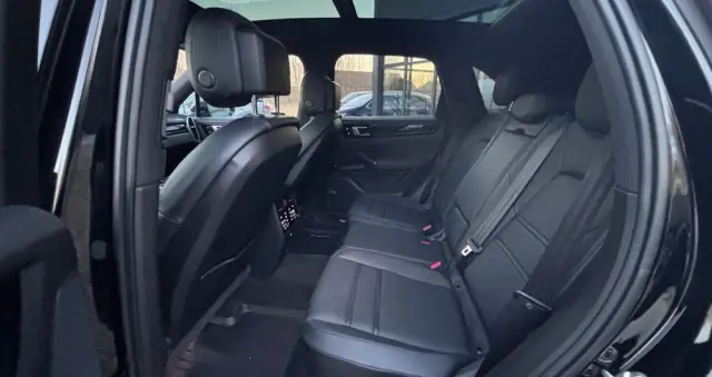 PORSCHE Cayenne S Platinum Edition