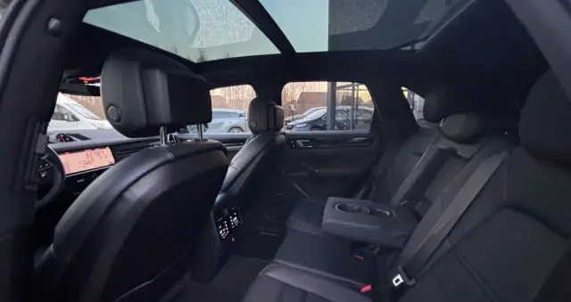 PORSCHE Cayenne S Platinum Edition