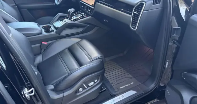 PORSCHE Cayenne S Platinum Edition