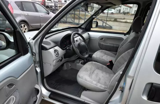 RENAULT Kangoo 