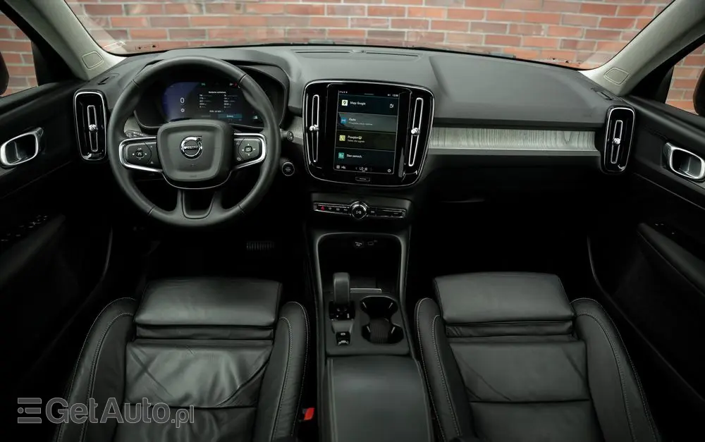 VOLVO XC 40 