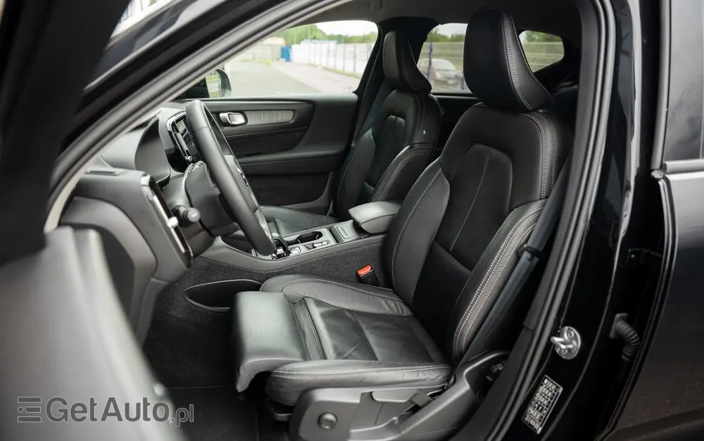 VOLVO XC 40 