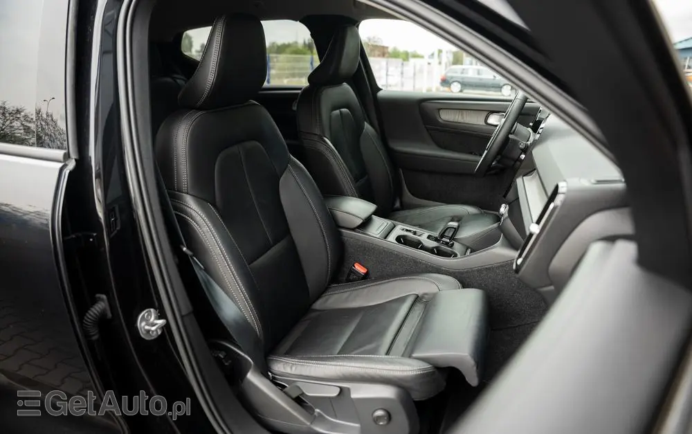 VOLVO XC 40 