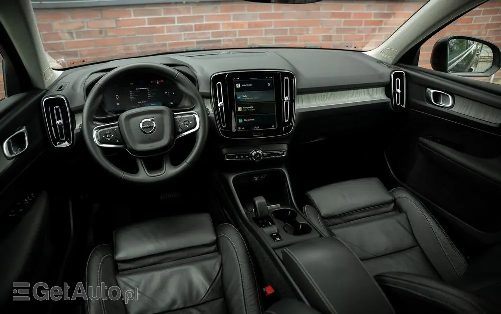 VOLVO XC 40 