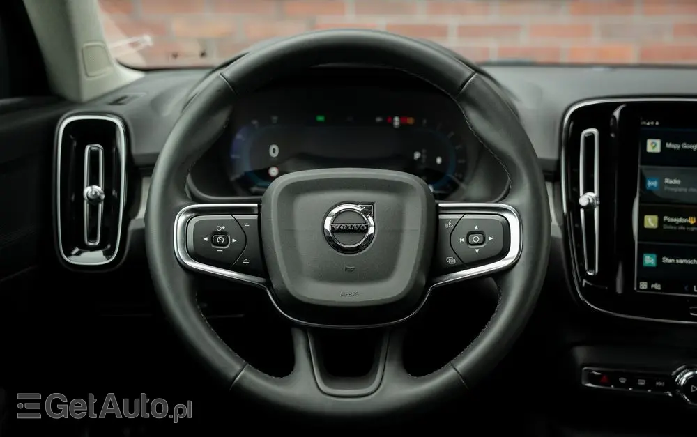 VOLVO XC 40 