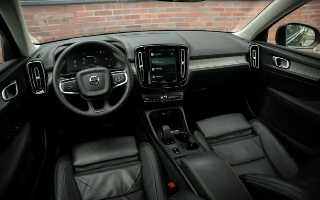 VOLVO XC 40 