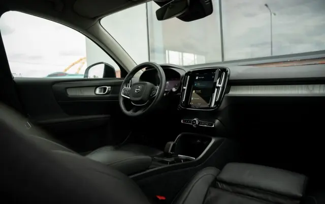 VOLVO XC 40 